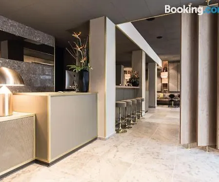 Bob W Old Town Hotel 4*