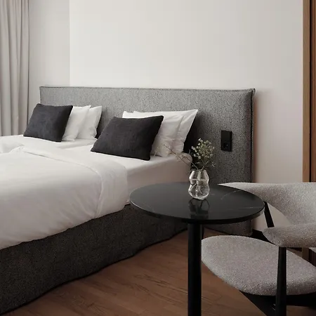 Hotel Bob W Old Town 4*