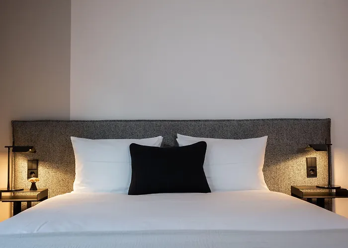 Bob W Old Town Hotel